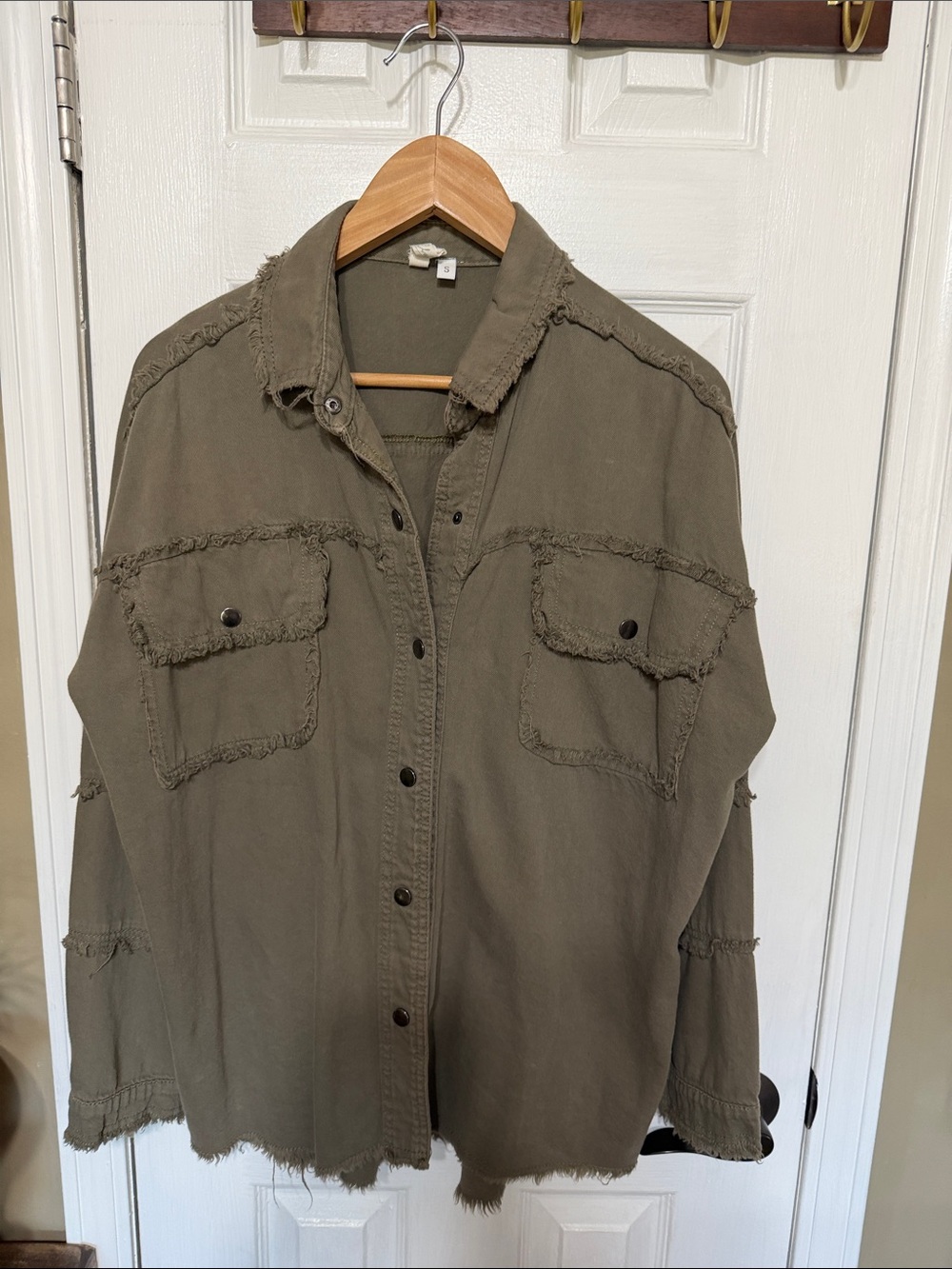 All you need is love white graphic Frayed-Edge Utility Jacket in Olive Green S